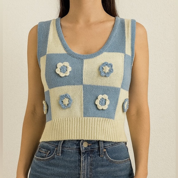 Chic Blue and Cream Floral Knit Tank Top - Picture 1 of 5